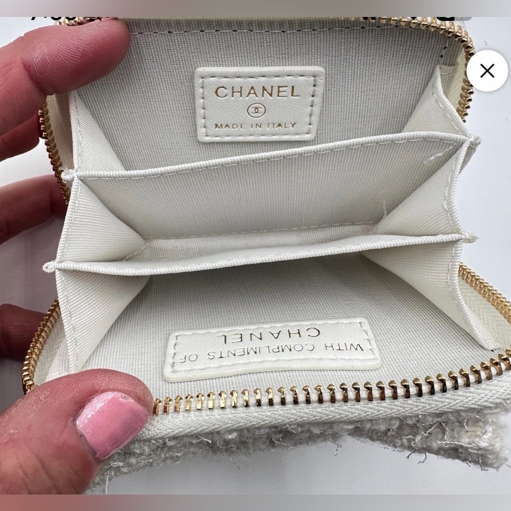 Authentic CHANEL Cream Tweed Crossbody. This item was a gift with purchase. - Picture 5 of 8